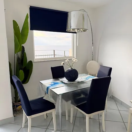 Normale's Sea View Apartment