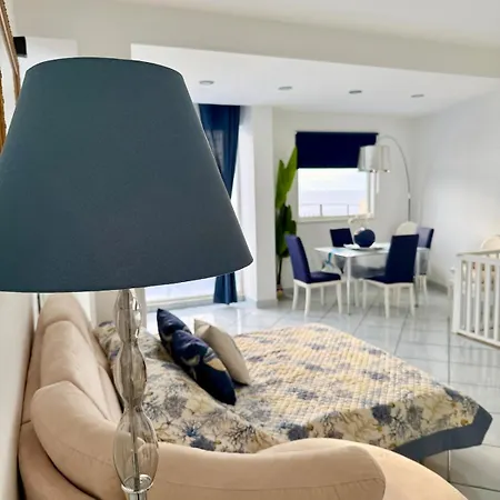 Normale's Sea View Apartman Meta