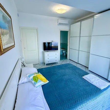 Normale's Sea View Apartment