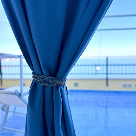 Normale's Sea View Daire Meta