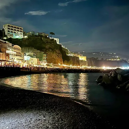 Normale's Sea View Апартаменты Мета